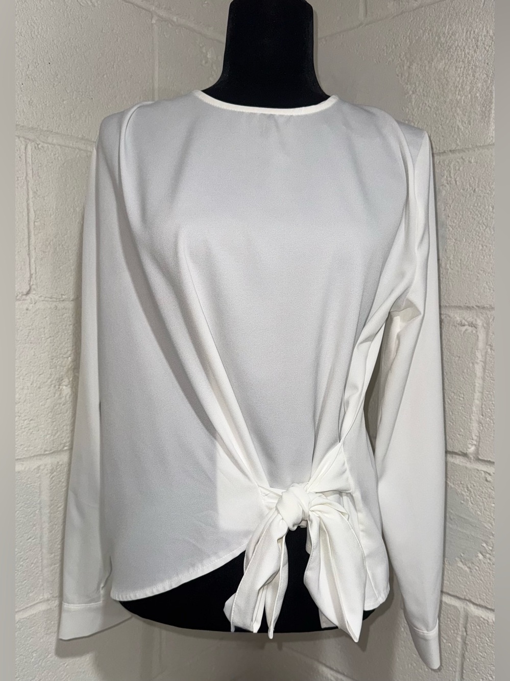 Whiskey Grade White Long Sleeve Tie Front Blouse Top L